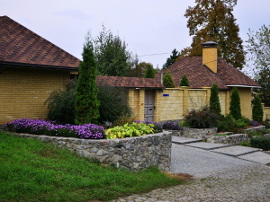 A home with a well-maintained roofing system in Ellicott City, MD.